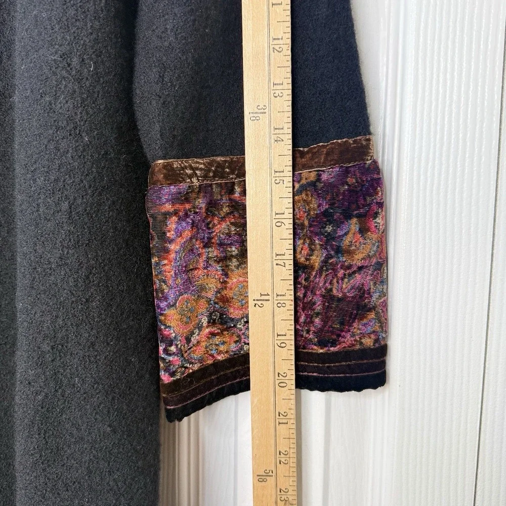 Vintage Ladier New York Artsy Black Coat with Colorful Patterned Collar Cuffs M